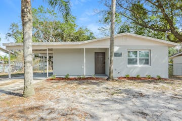 1070 Emerald Dr Mount Dora, FL 32757